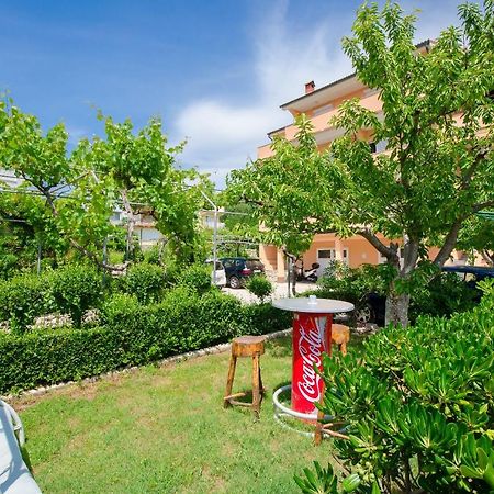 לופאר Apartments Rajka מראה חיצוני תמונה