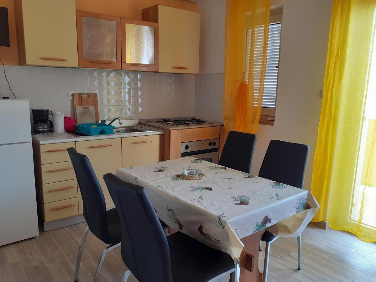 לופאר Apartments Rajka מראה חיצוני תמונה