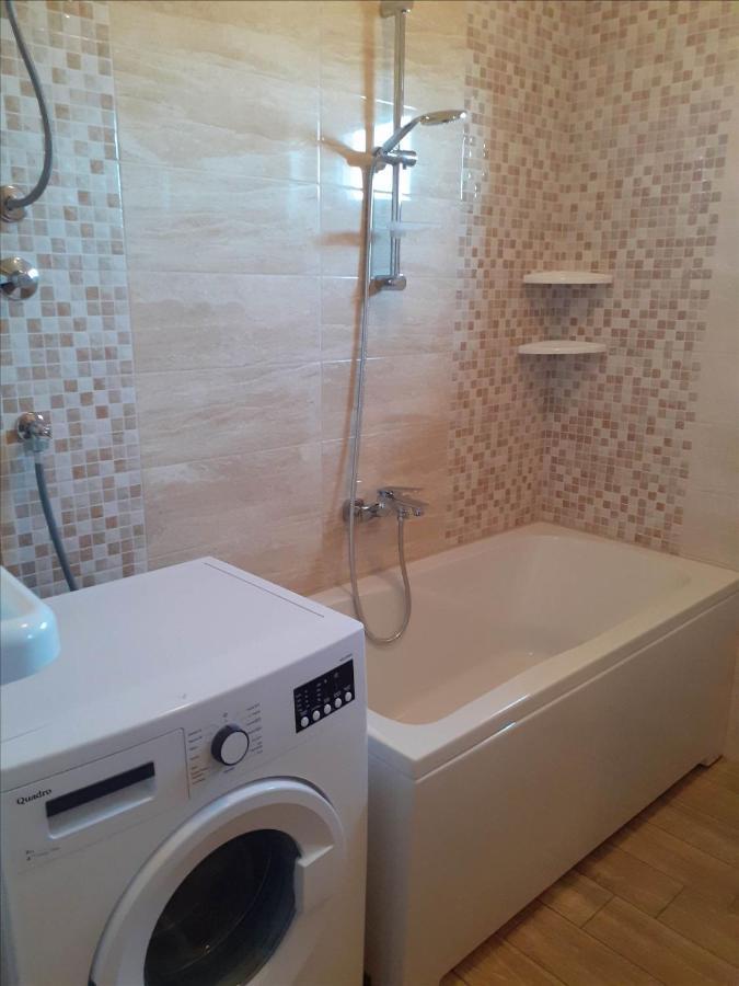 לופאר Apartments Rajka מראה חיצוני תמונה