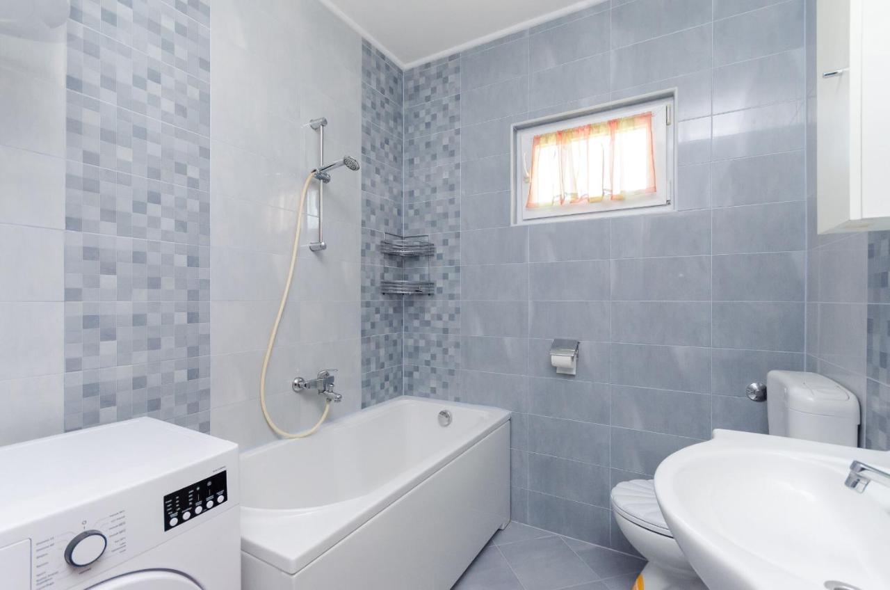 לופאר Apartments Rajka מראה חיצוני תמונה
