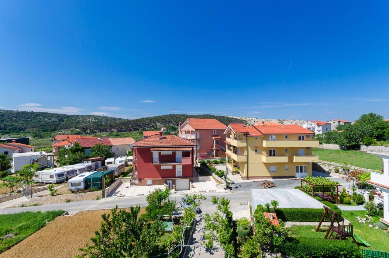 לופאר Apartments Rajka מראה חיצוני תמונה