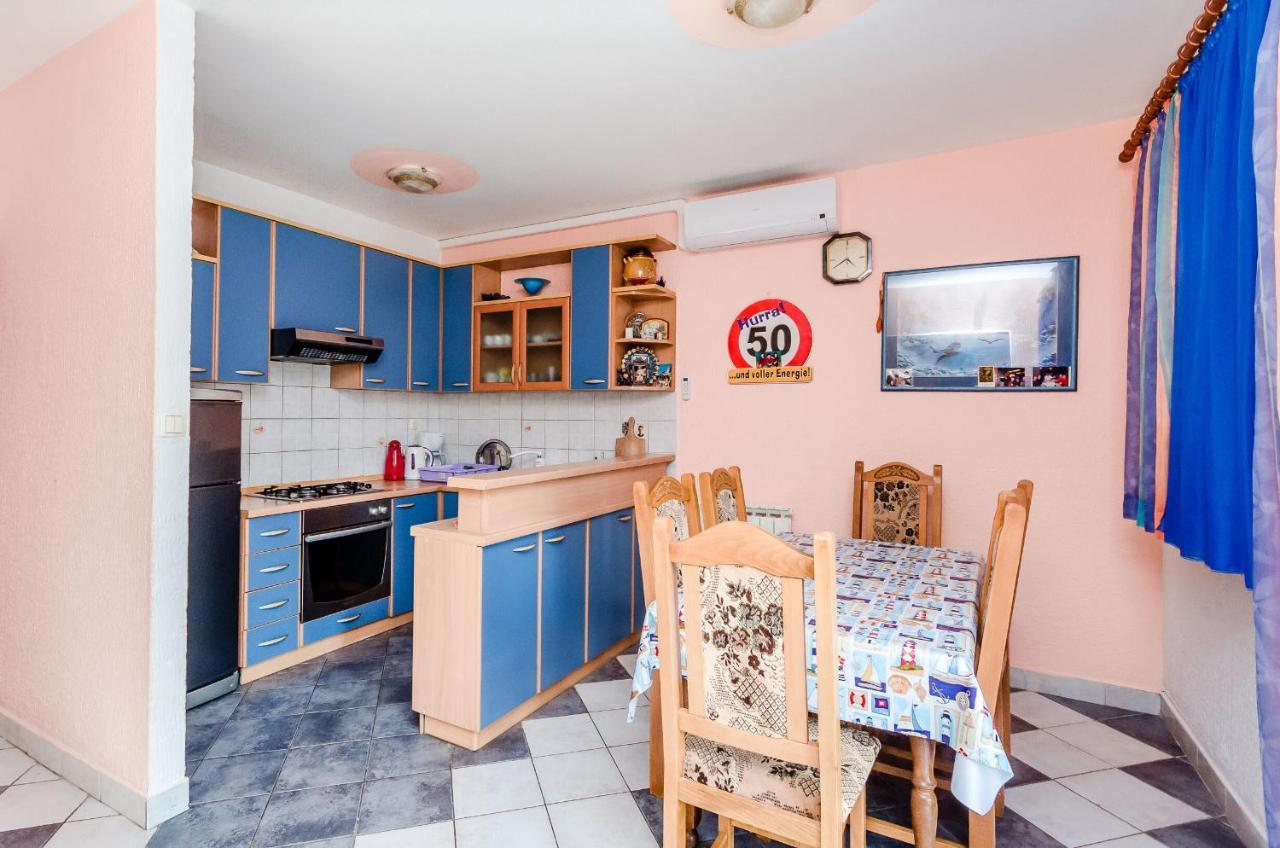 לופאר Apartments Rajka מראה חיצוני תמונה
