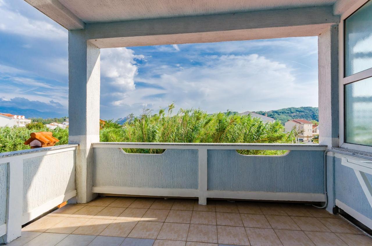 לופאר Apartments Rajka מראה חיצוני תמונה