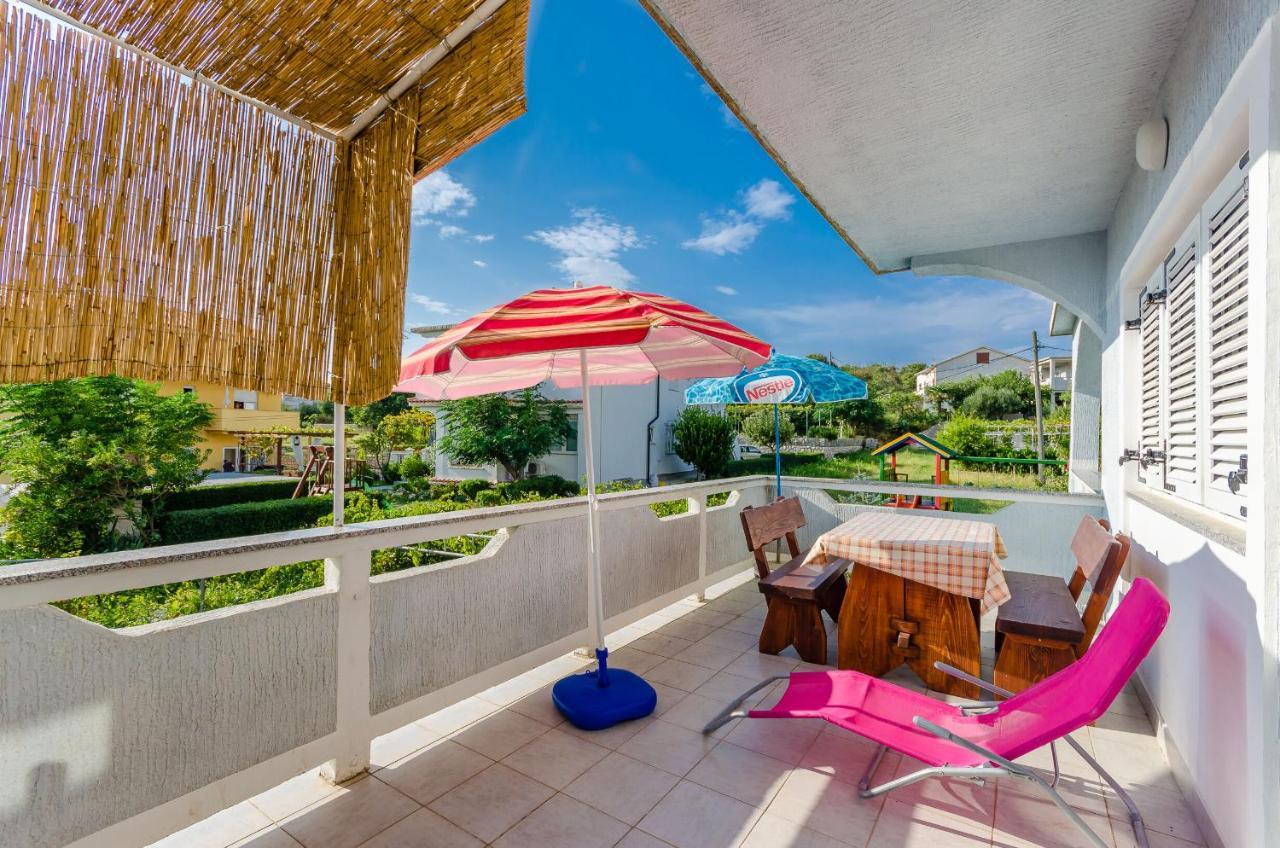 לופאר Apartments Rajka מראה חיצוני תמונה