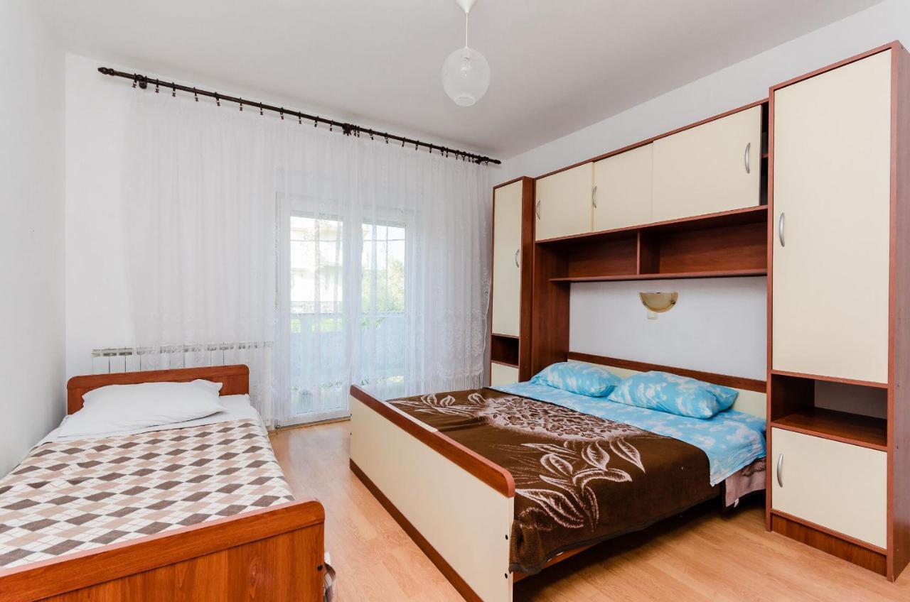 לופאר Apartments Rajka מראה חיצוני תמונה