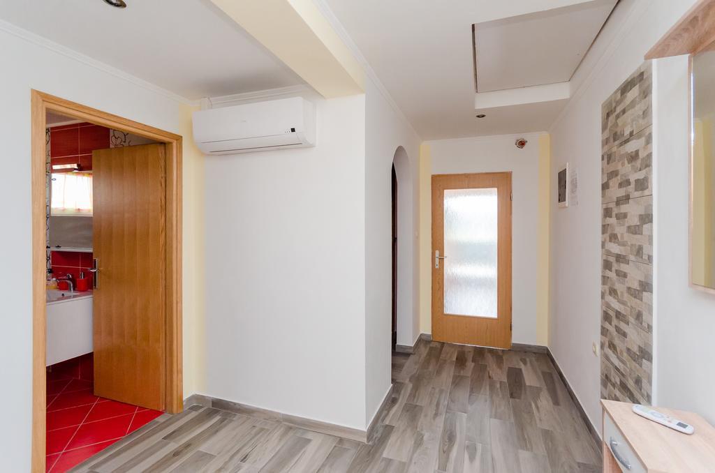 לופאר Apartments Rajka מראה חיצוני תמונה