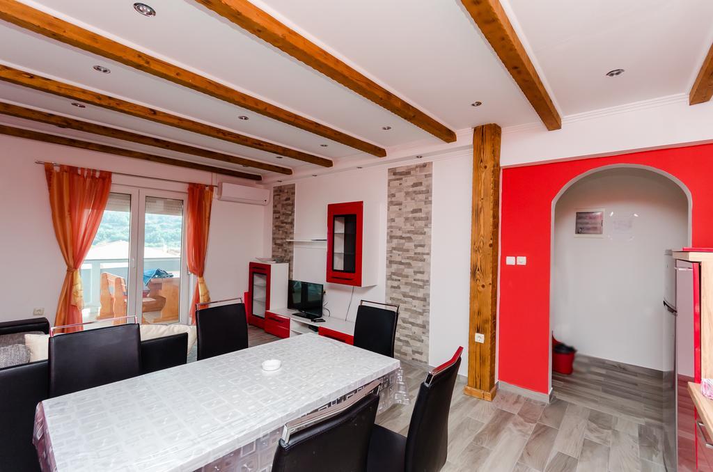 לופאר Apartments Rajka מראה חיצוני תמונה