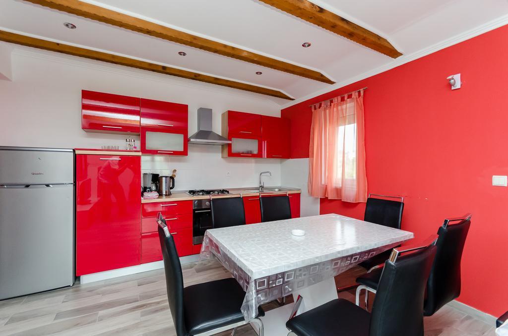 לופאר Apartments Rajka מראה חיצוני תמונה