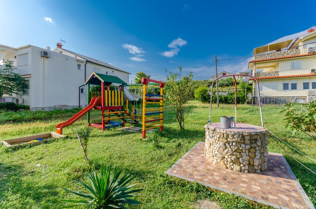 לופאר Apartments Rajka מראה חיצוני תמונה